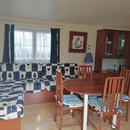 Mobil-Home Dans Camping Municipal Kermaria-Sulard Exterior photo